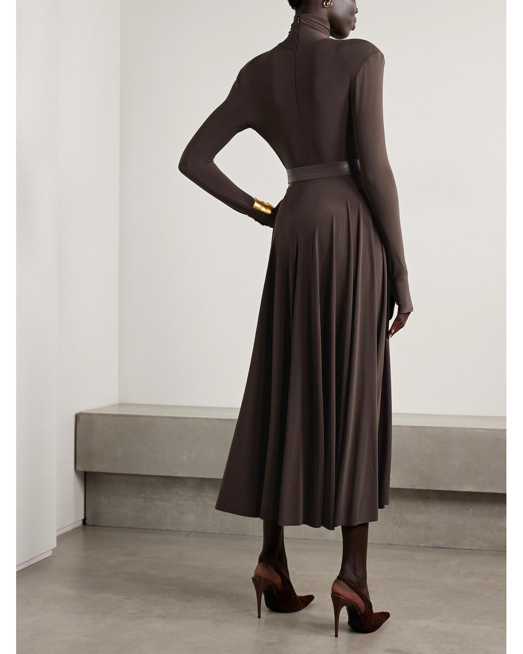 Norma Kamali Belted Stretch-Jersey Turtleneck Midi Dress in Brown | Lyst Norma Kamali Belted Stretch-Jersey Turtleneck Midi Dress in Brown | Lyst