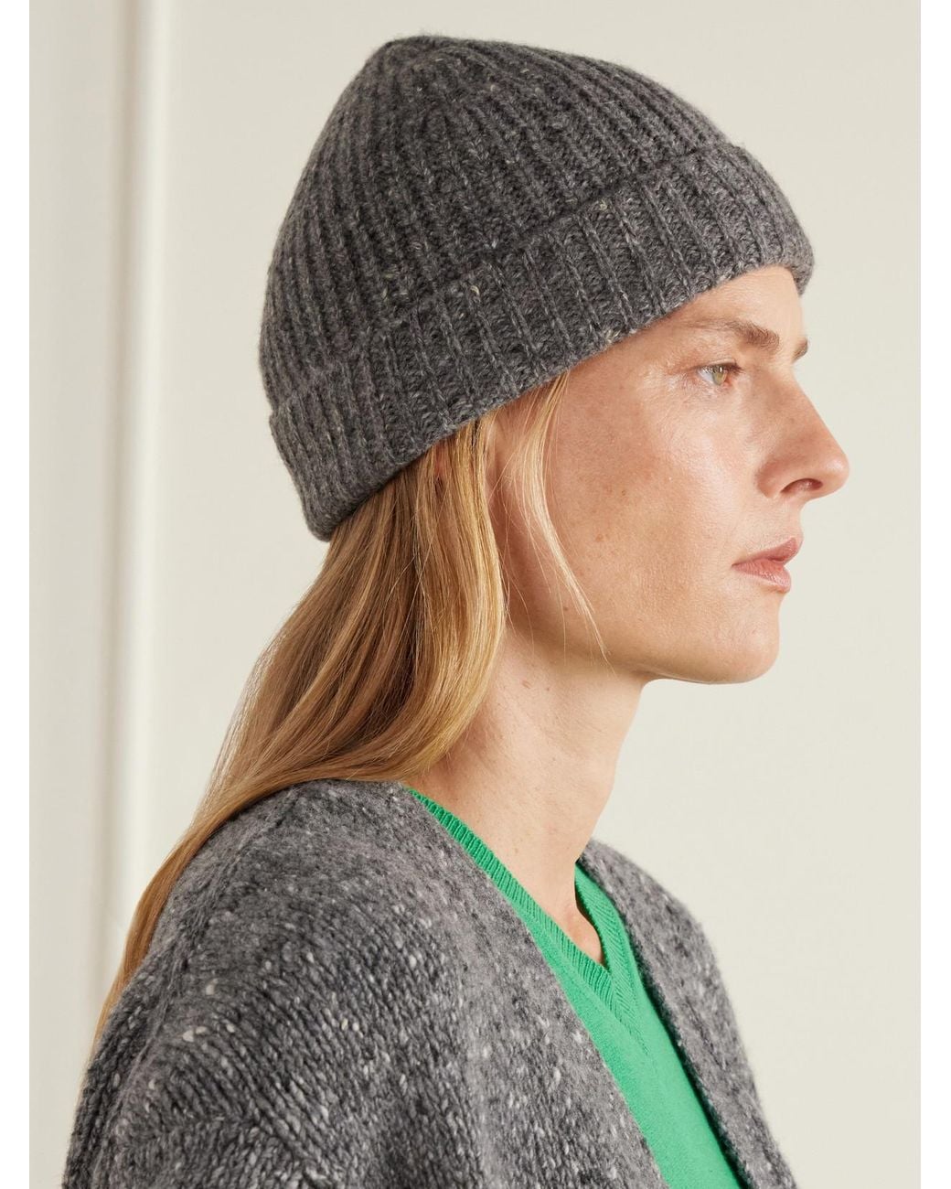 Auralee Gray Ribbed Cashmere Beanie