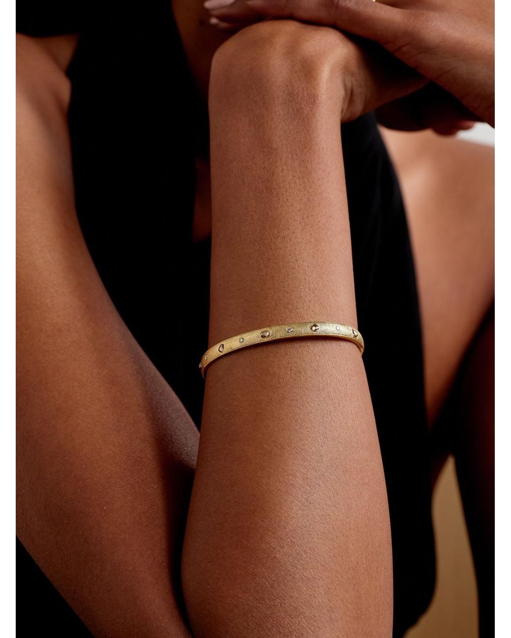 De Beers London Natural Talisman 18-Karat Diamond Bangle