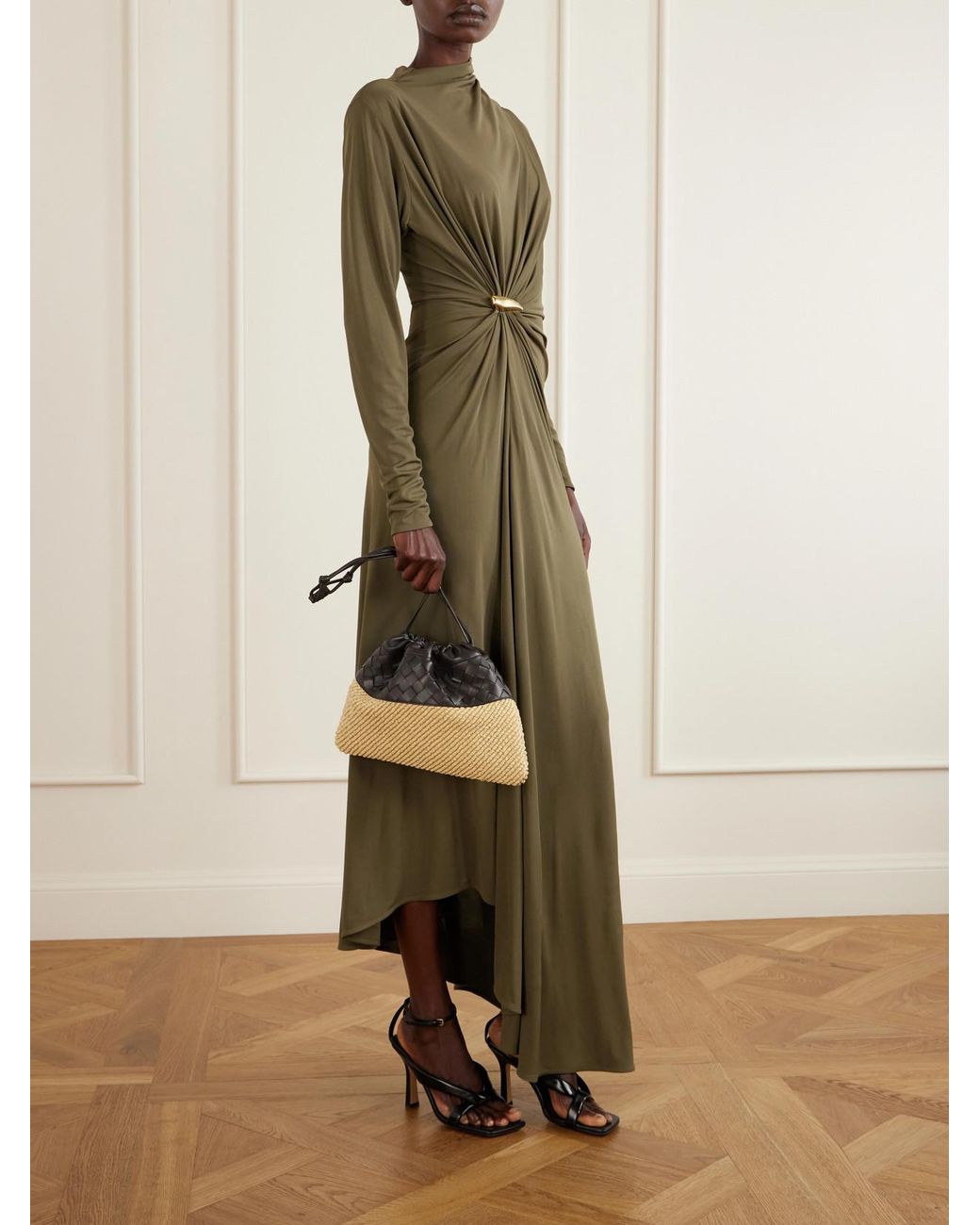 Bottega Veneta Black Dustbag Medium Intrecciato Leather And Raffia Clutch