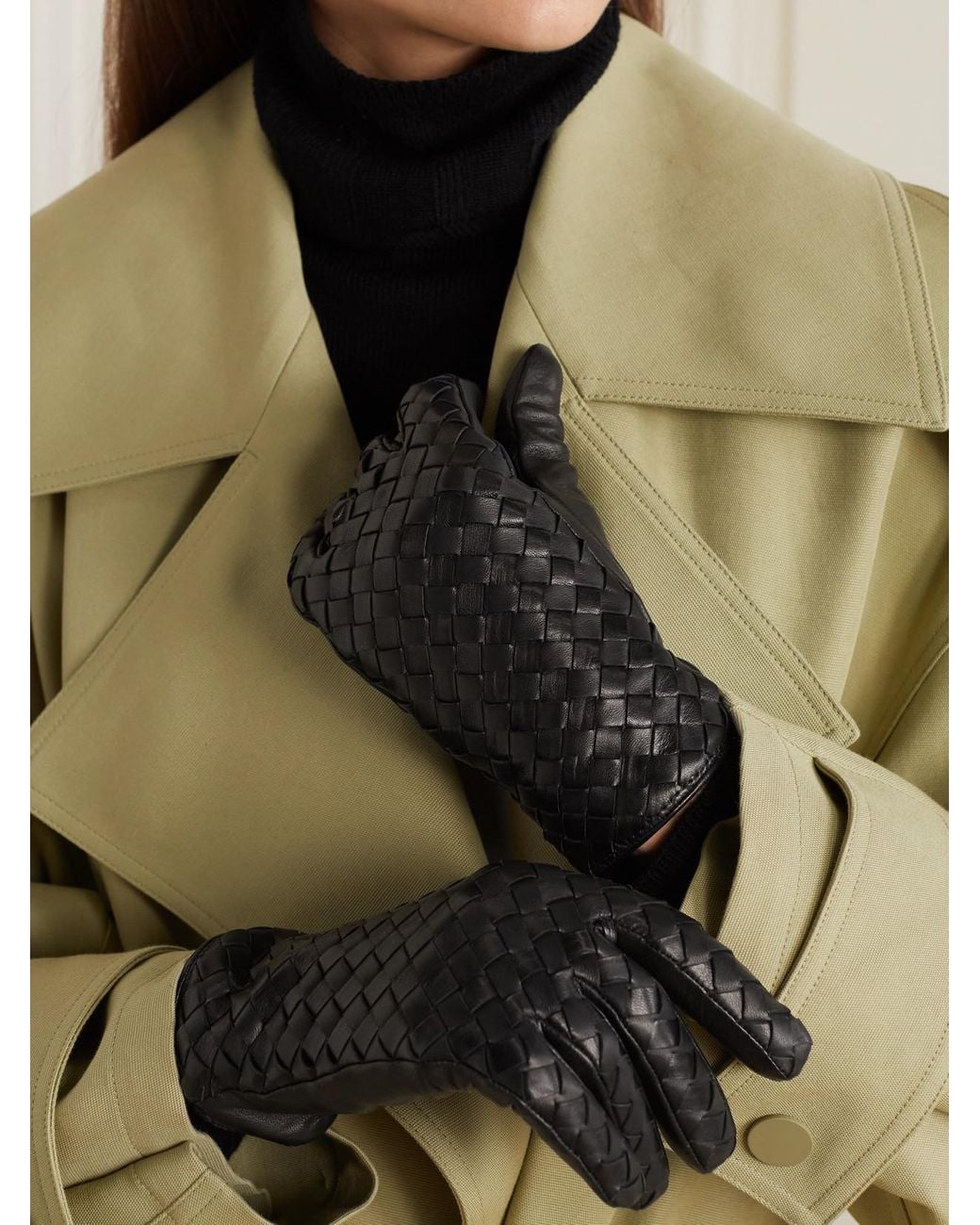 Bottega Veneta Black Intrecciato Leather Gloves