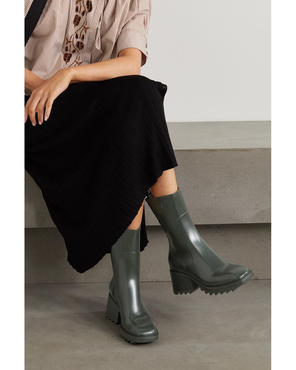 Chloé Betty Logo-embossed Rubber Boots in Green | Lyst