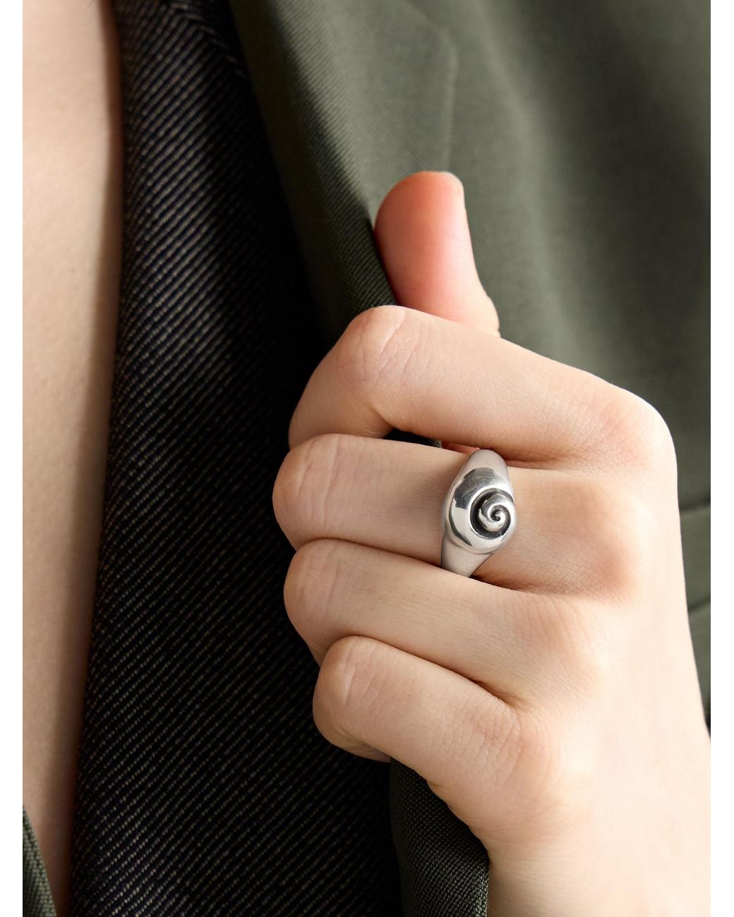 Sophie Buhai Natural Small Nautilus Ring