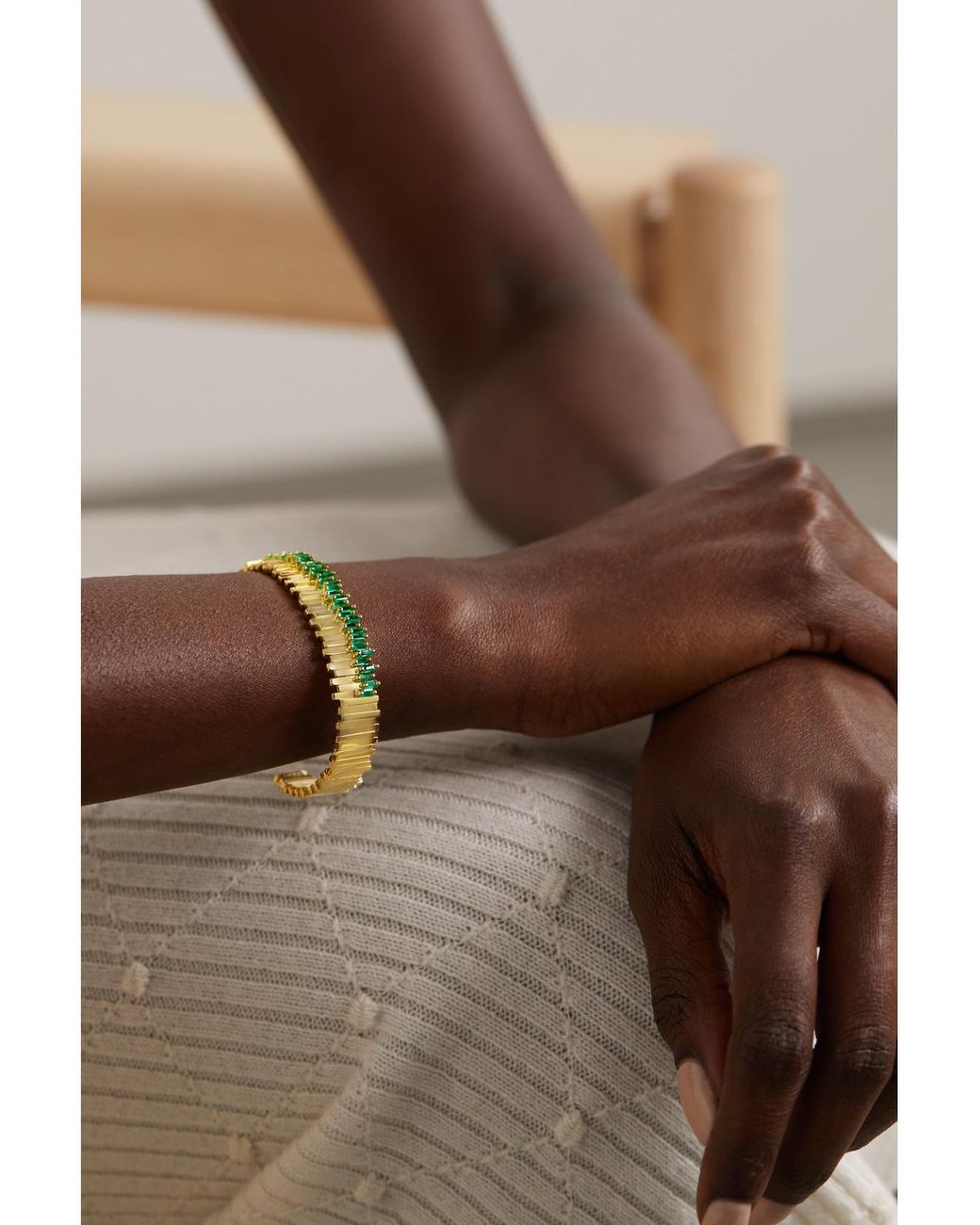 Suzanne Kalan Metallic 18-Karat Emerald Bangle