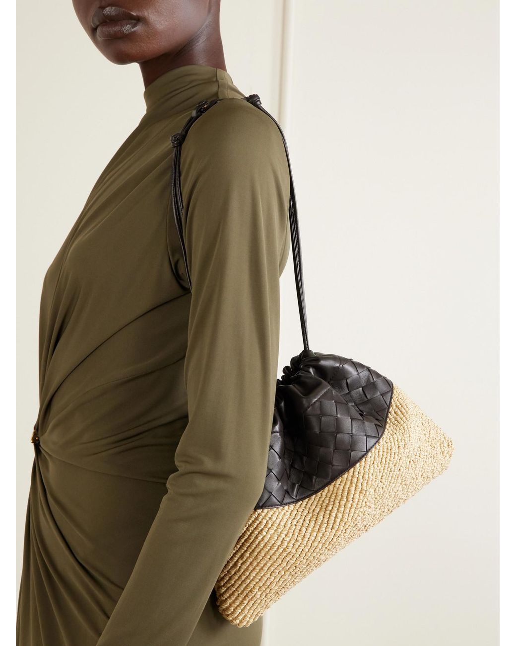 Bottega Veneta Black Dustbag Medium Intrecciato Leather And Raffia Clutch