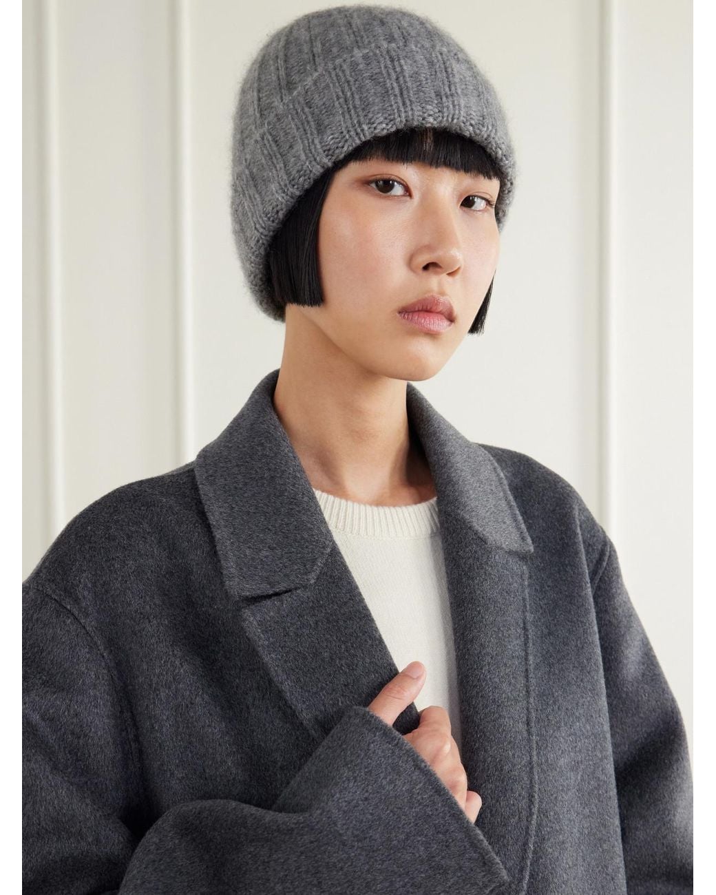 Johnstons Gray Bhaltair Ribbed Cashmere And Silk-Blend Beanie