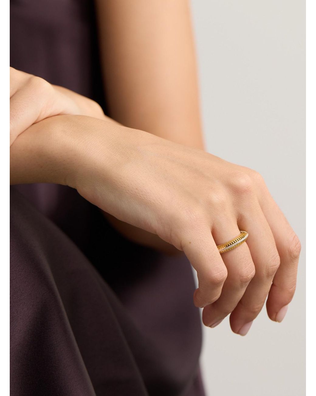 L'Atelier Nawbar Natural Bombay Ray 18-Karat Diamond Ring