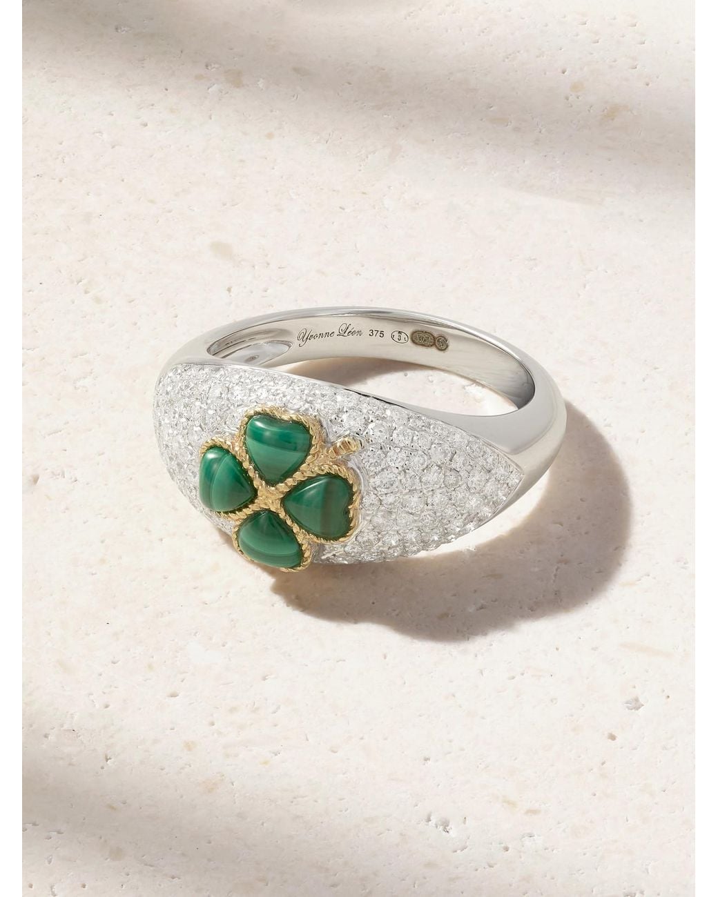 Yvonne Léon Natural Mini Bague Dôme Trèfle 9-Karat And, Malachite And Diamond Ring
