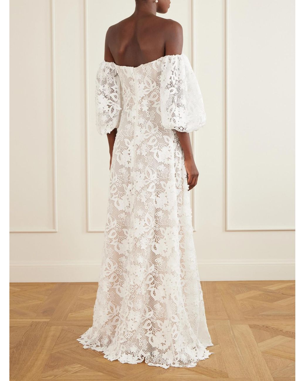 Oscar de la Renta White Off-The-Shoulder Embroidered Lace Gown