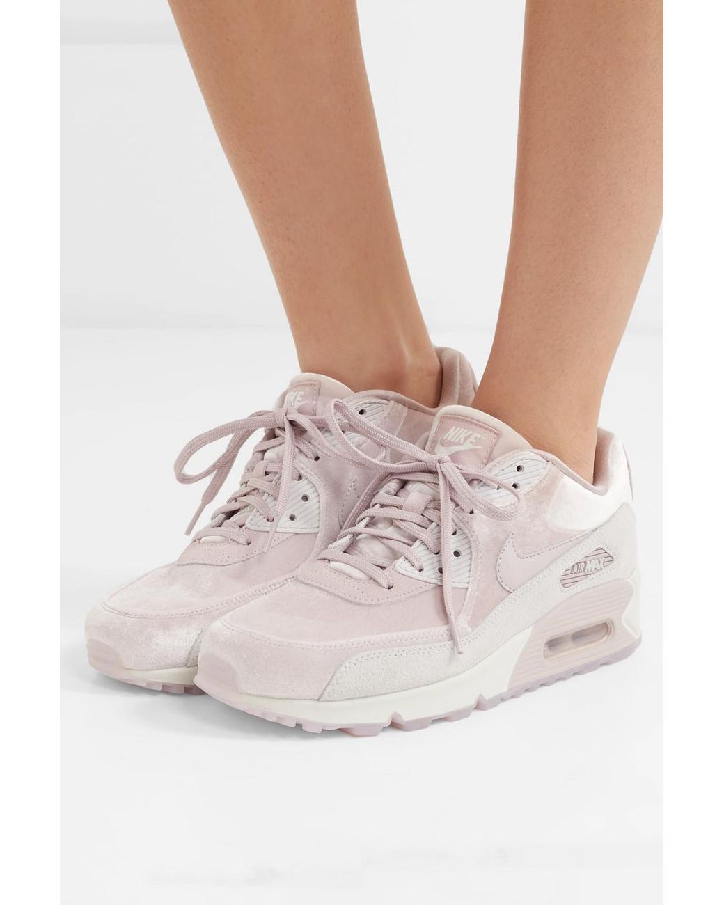 Mortal spanning kijk in Nike Air Max 90 Lx Velvet And Suede Sneakers in Pink | Lyst