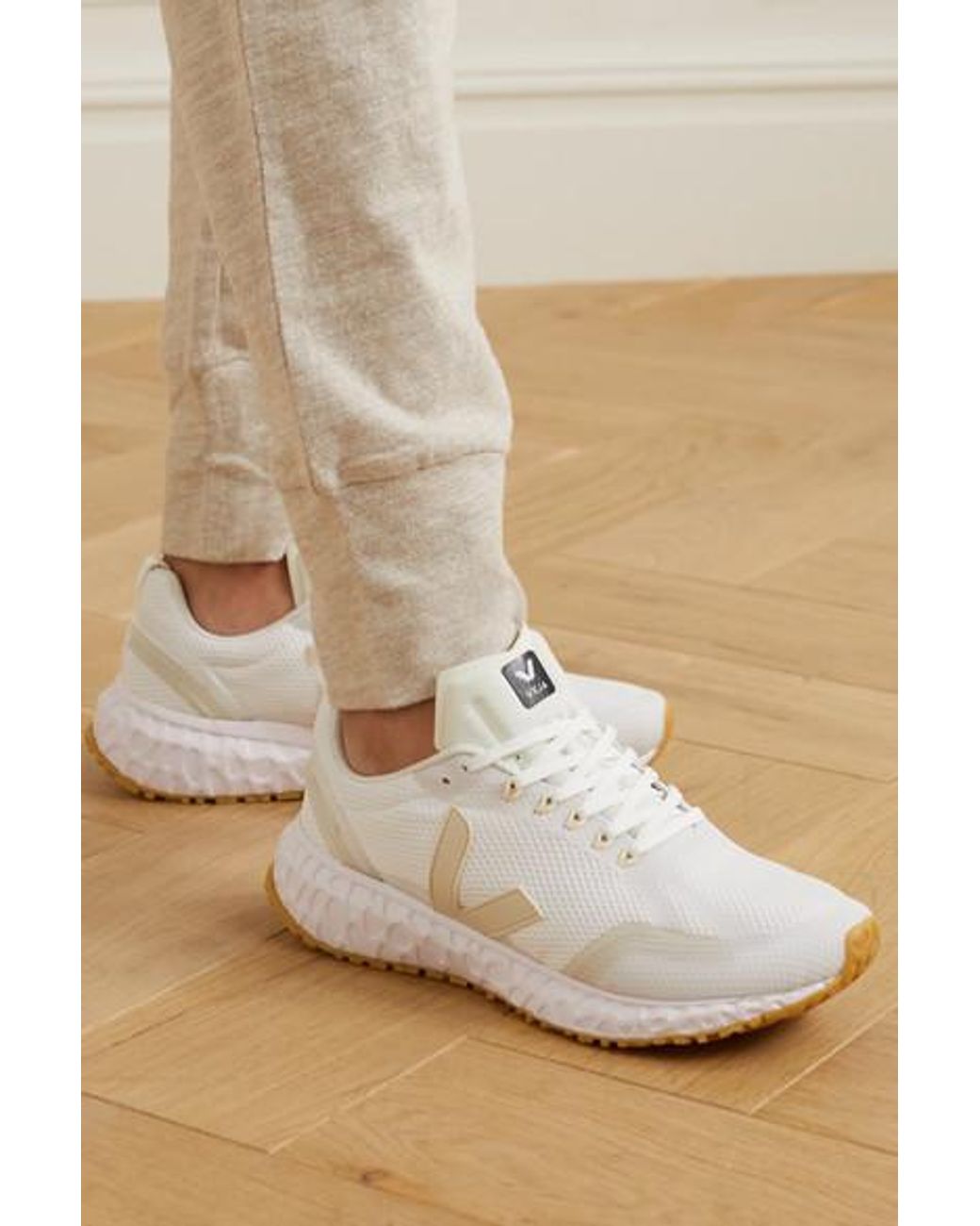 veja condor mesh black white