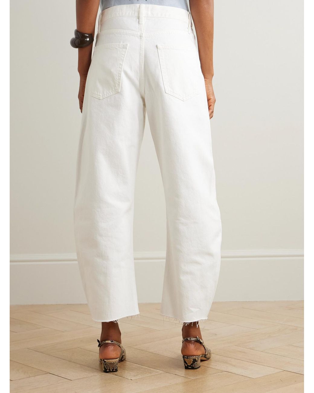 FRAME White The Bubble Crop Frayed High-Rise Barrel-Leg Jeans
