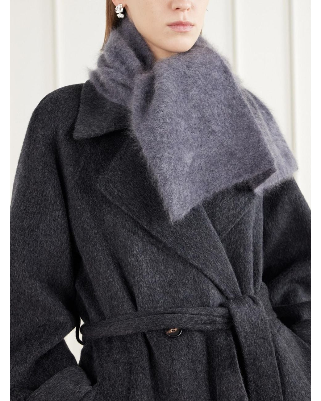 Lisa Yang Gray Enoa Brushed Cashmere Scarf