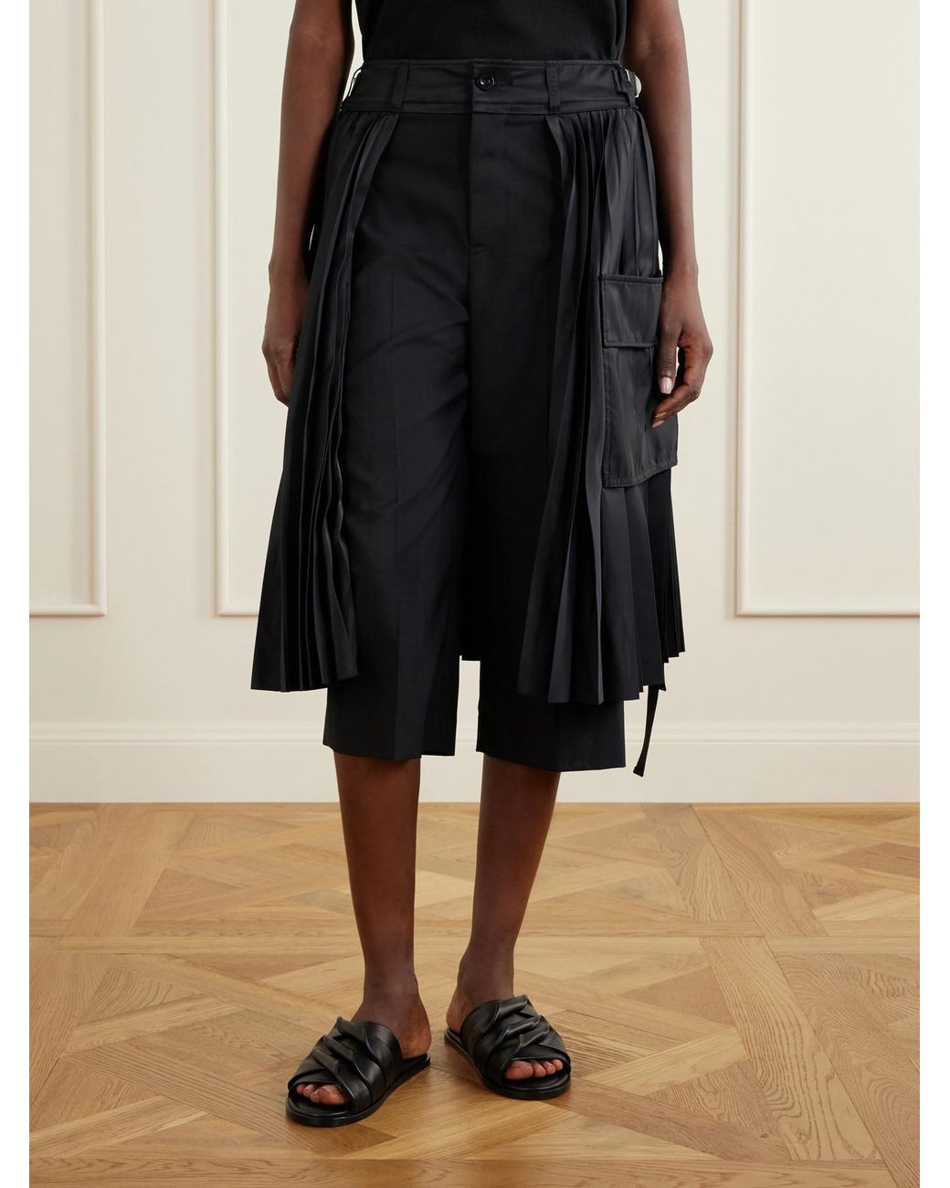 Sacai Black Pleated Twill Wide-Leg Shorts