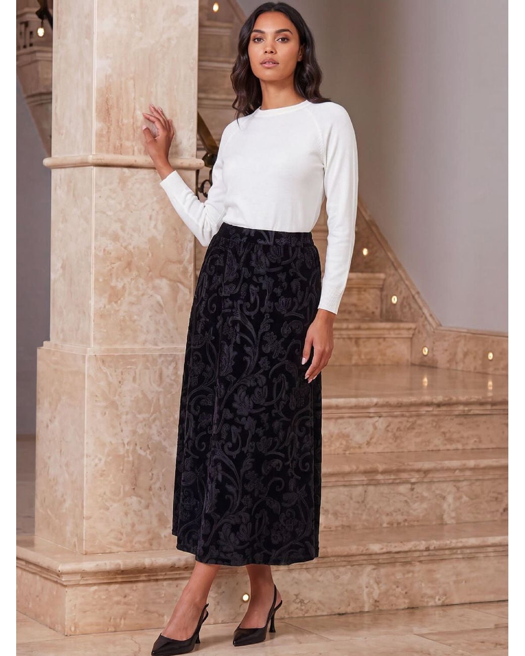 Roman Black Velvet Pattern Skirt