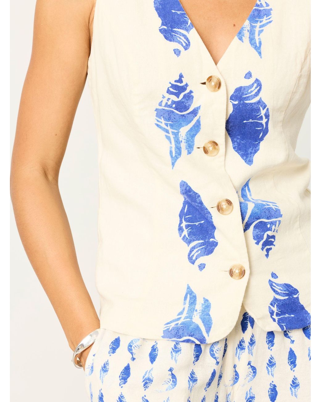 FatFace White Indie Petite Waistcoat