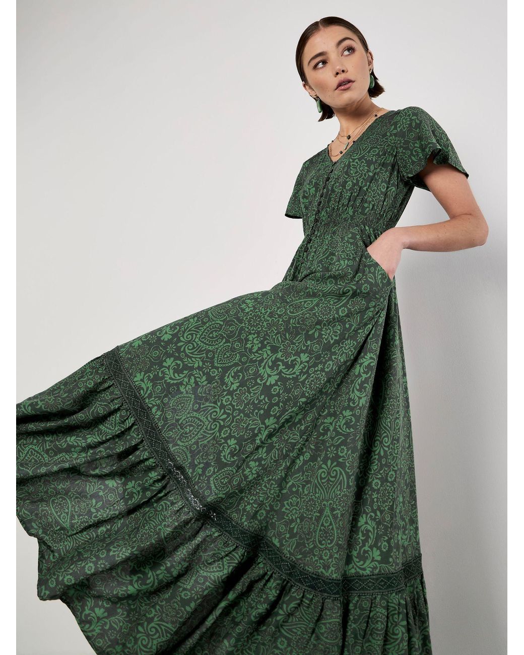 Apricot Dreamcatcher Print Maxi Dress in Green | Lyst