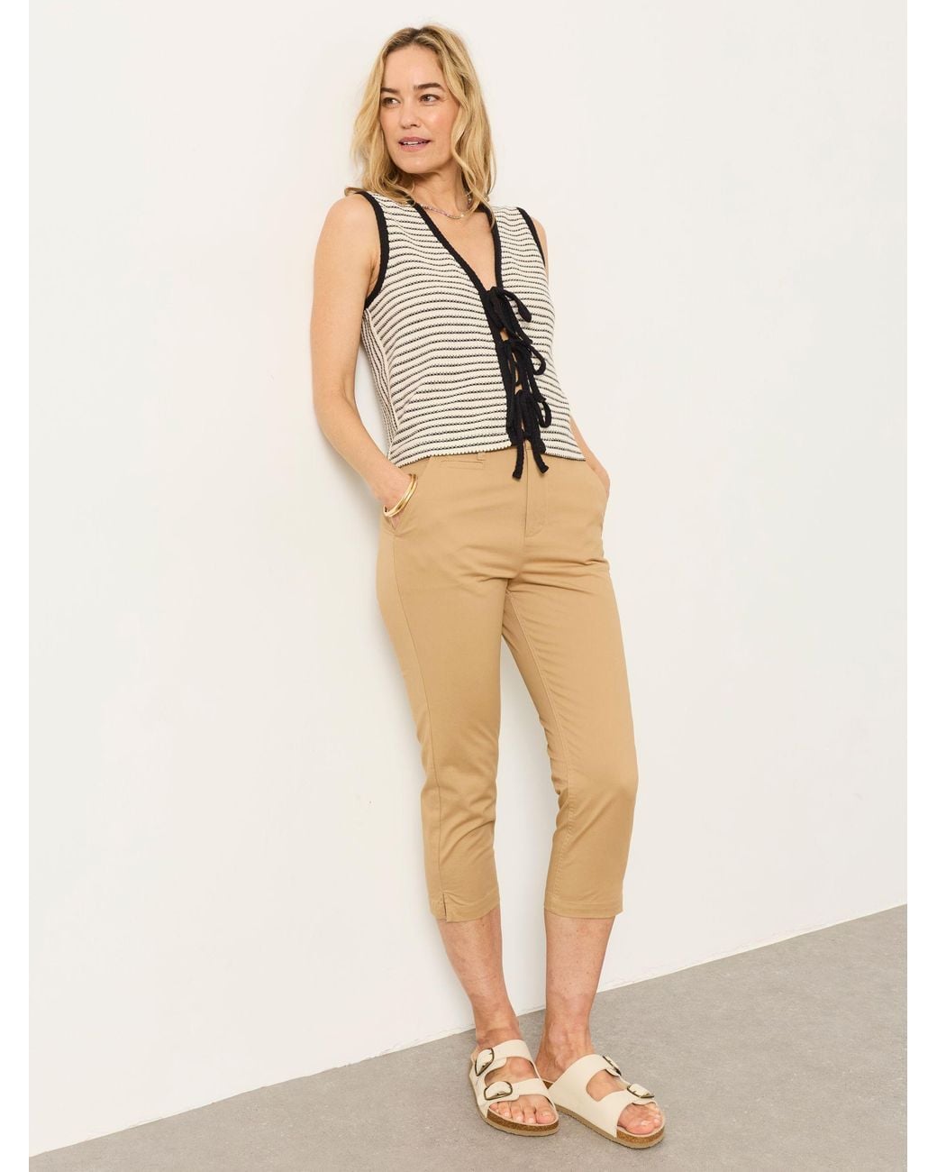 FatFace Natural Farnham Crop Chino