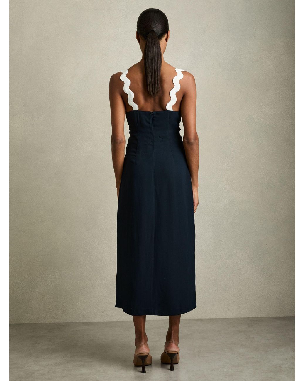 【海外限定】REISSワンピース☆Navy Asher Wave-Trim Crepe Midi Buy Reiss Navy Asher Wave-Trim Crepe Midi Dress from Next