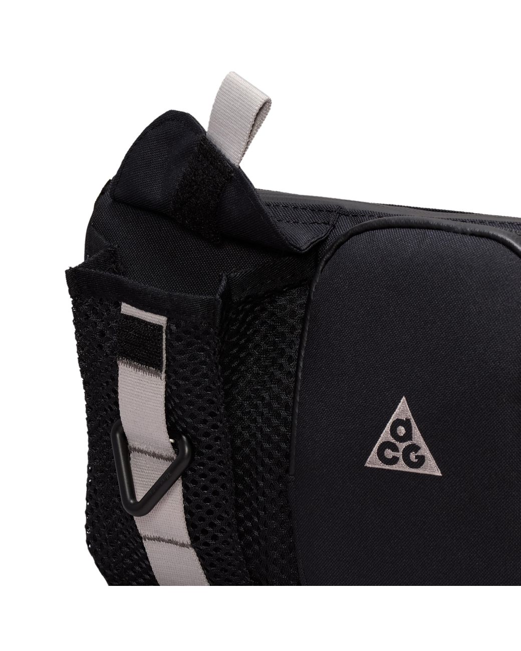 NIKE ACG DAYMAX 3L クロスボディバッグ Nike ACG 'DAYMAX' Cross-body Bag (3L). Nike ID