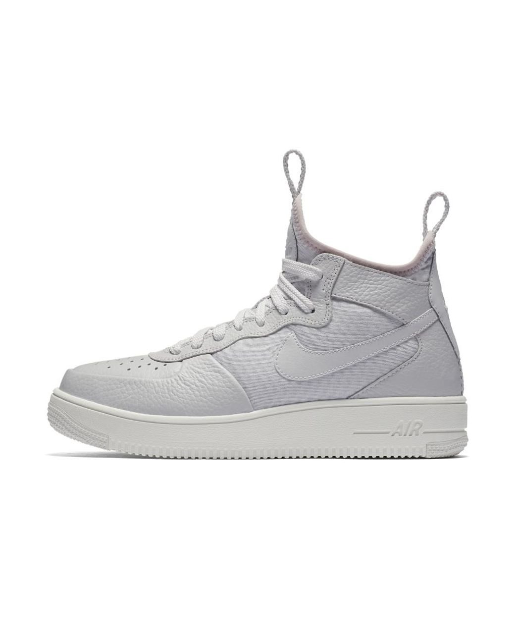 Nike Air Force 1 Ultraforce Mid Women's Shoe in Gray | Lyst