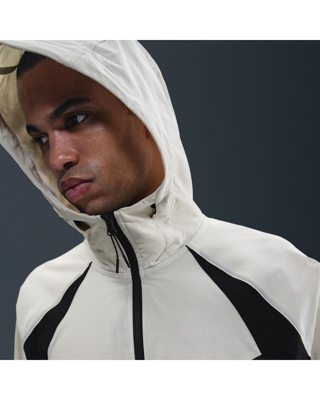 Nike Tech Dri-Fit Woven Color-Block Windrunner Loose Jacket in