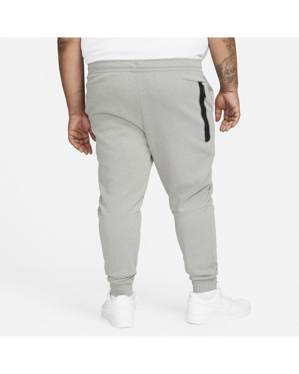 mens nike joggers with zip pockets