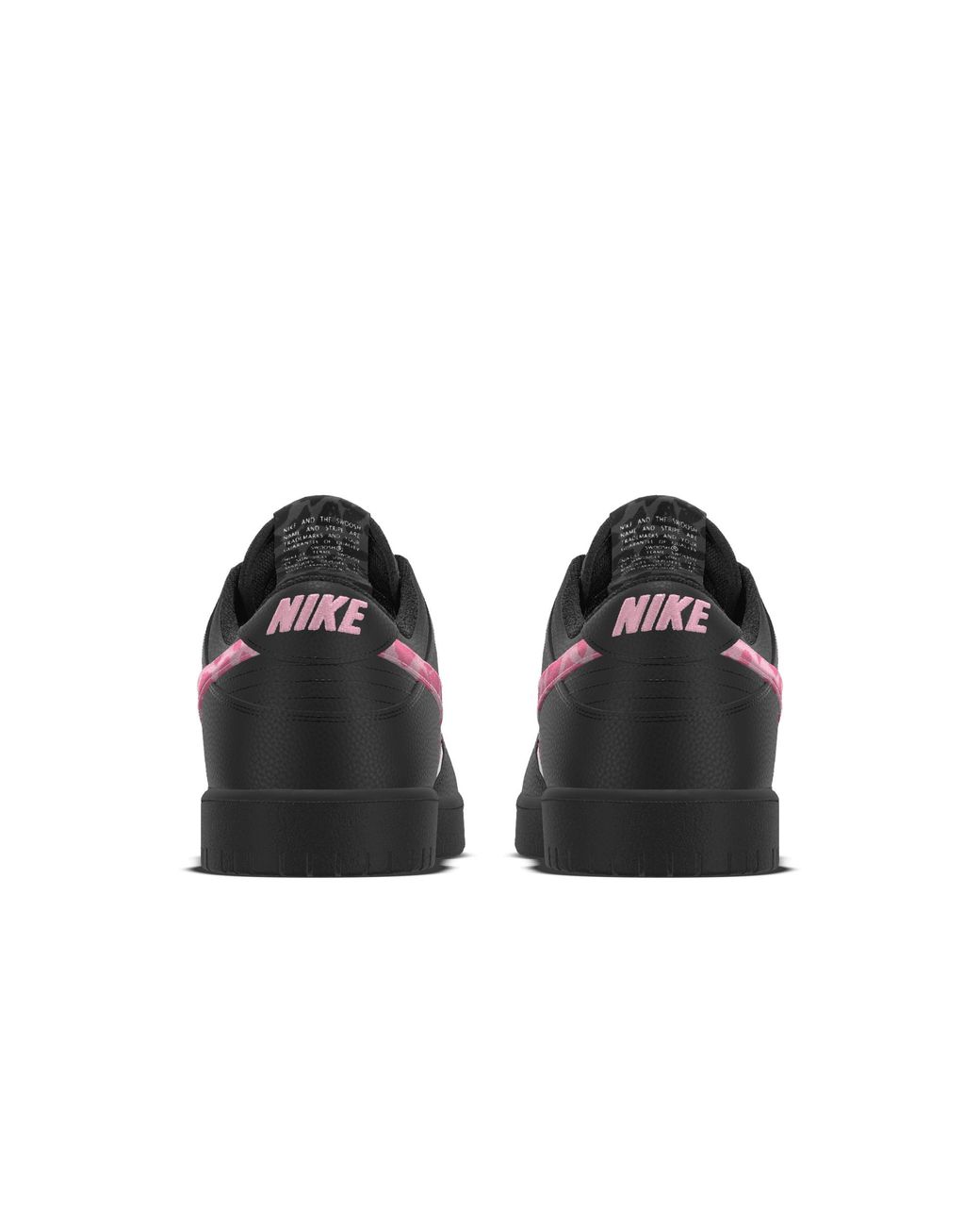 Pink tijdens Nike Court Royale Custom