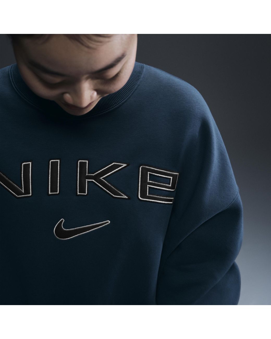 Oversized nike crewneck vintage hotsell