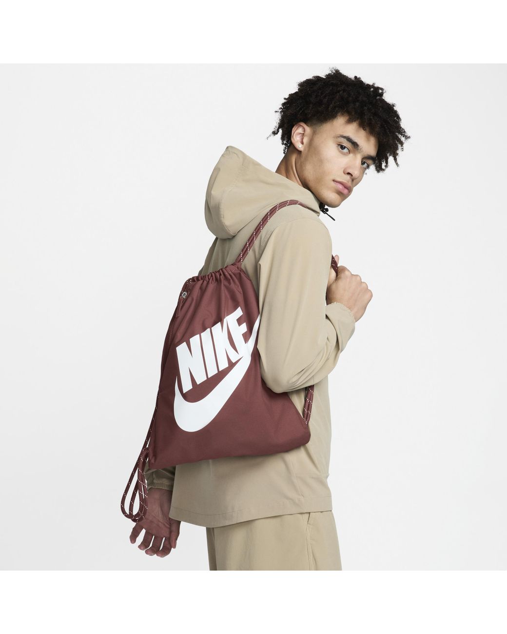 Nike heritage tas hotsell