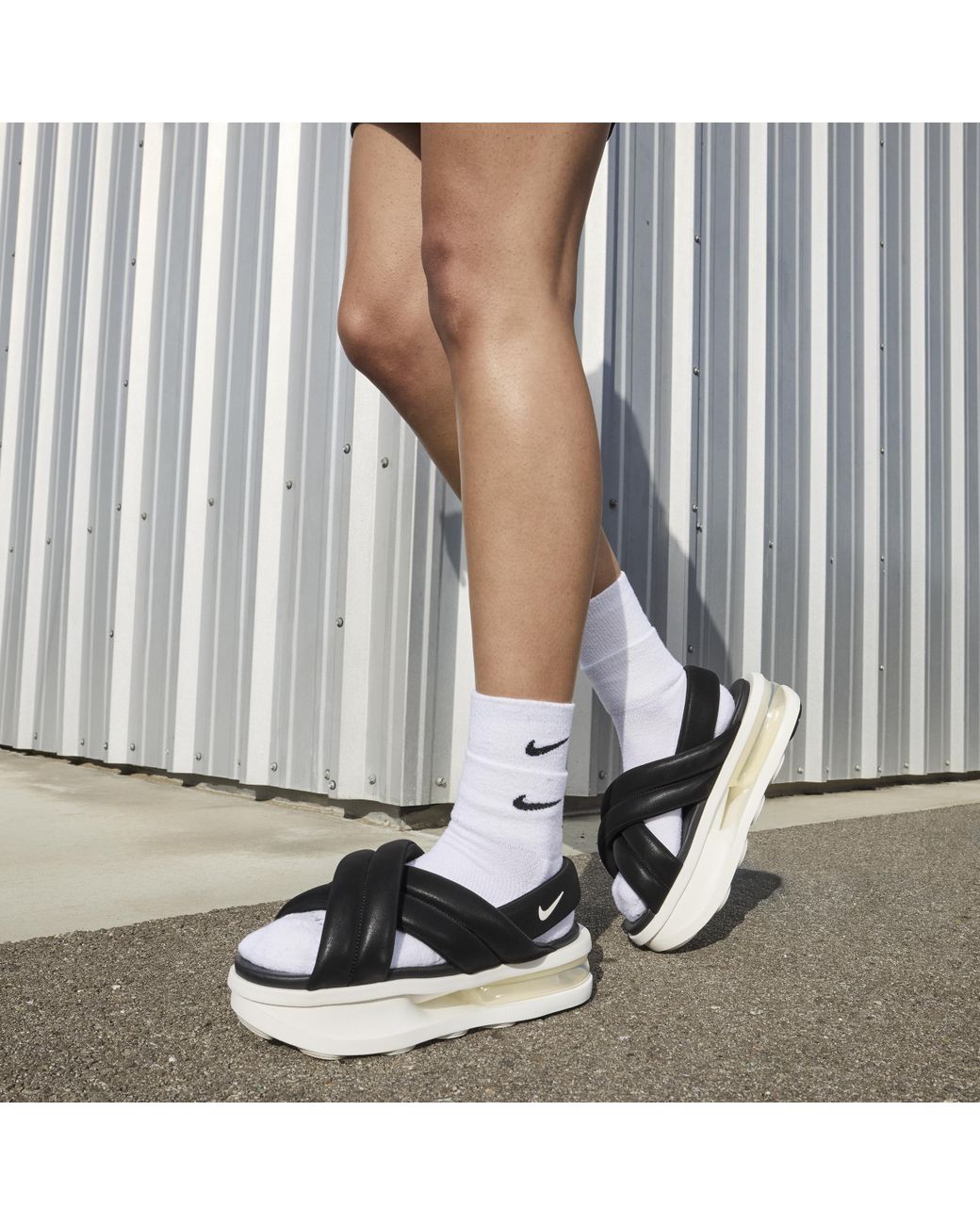 Nike Air Max Isla Sandals in Black | Lyst
