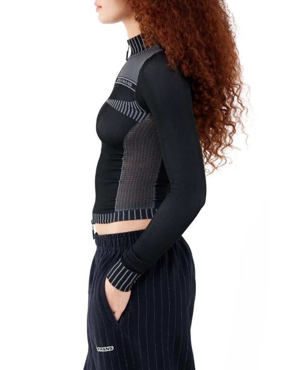 iets-frans-Black-Lara-Mock-