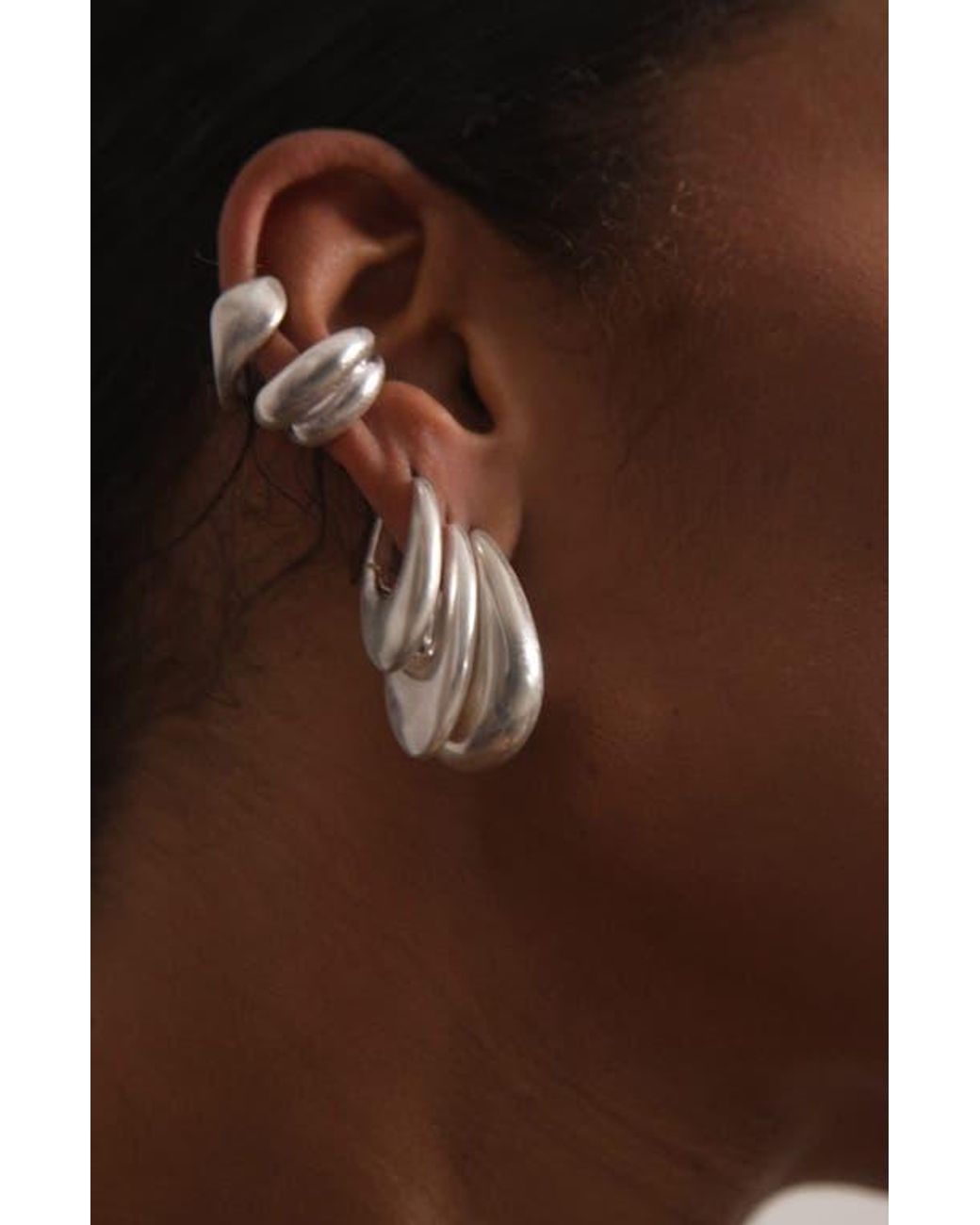 Yoj Metallic Eclipse Midi Hoops