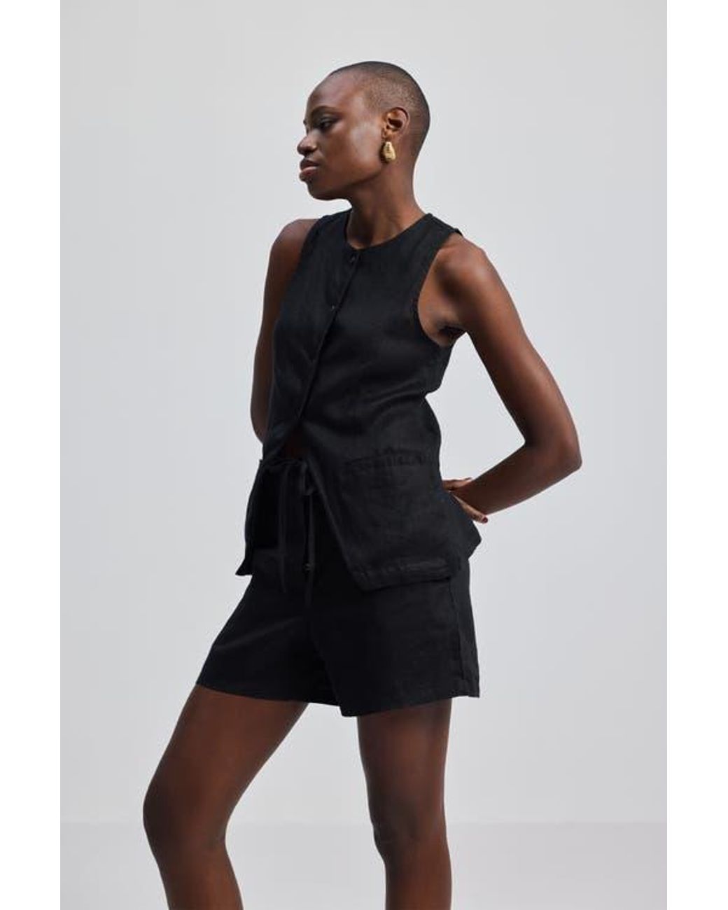 REISTOR Black Sleeveless Vest Jacket