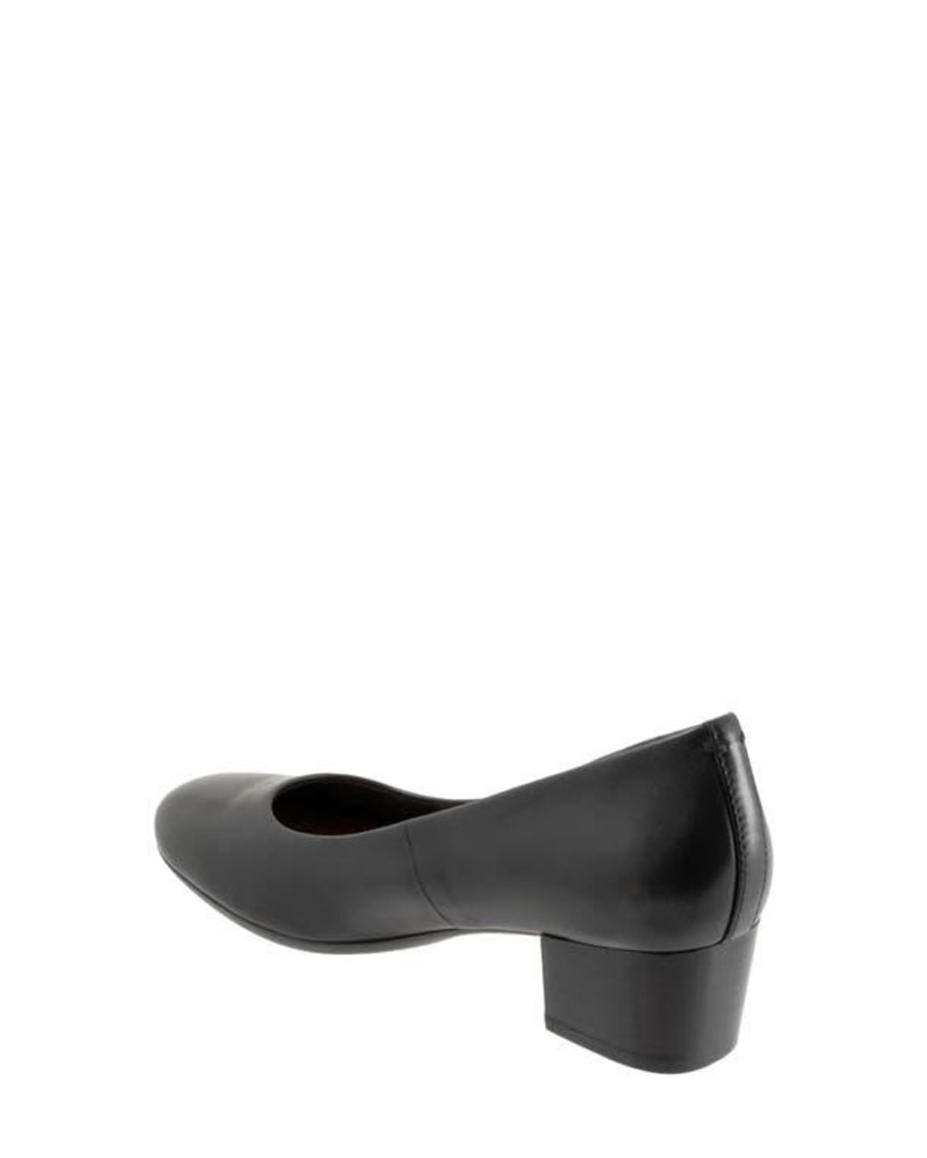 Softwalk® Black Lynn Pump