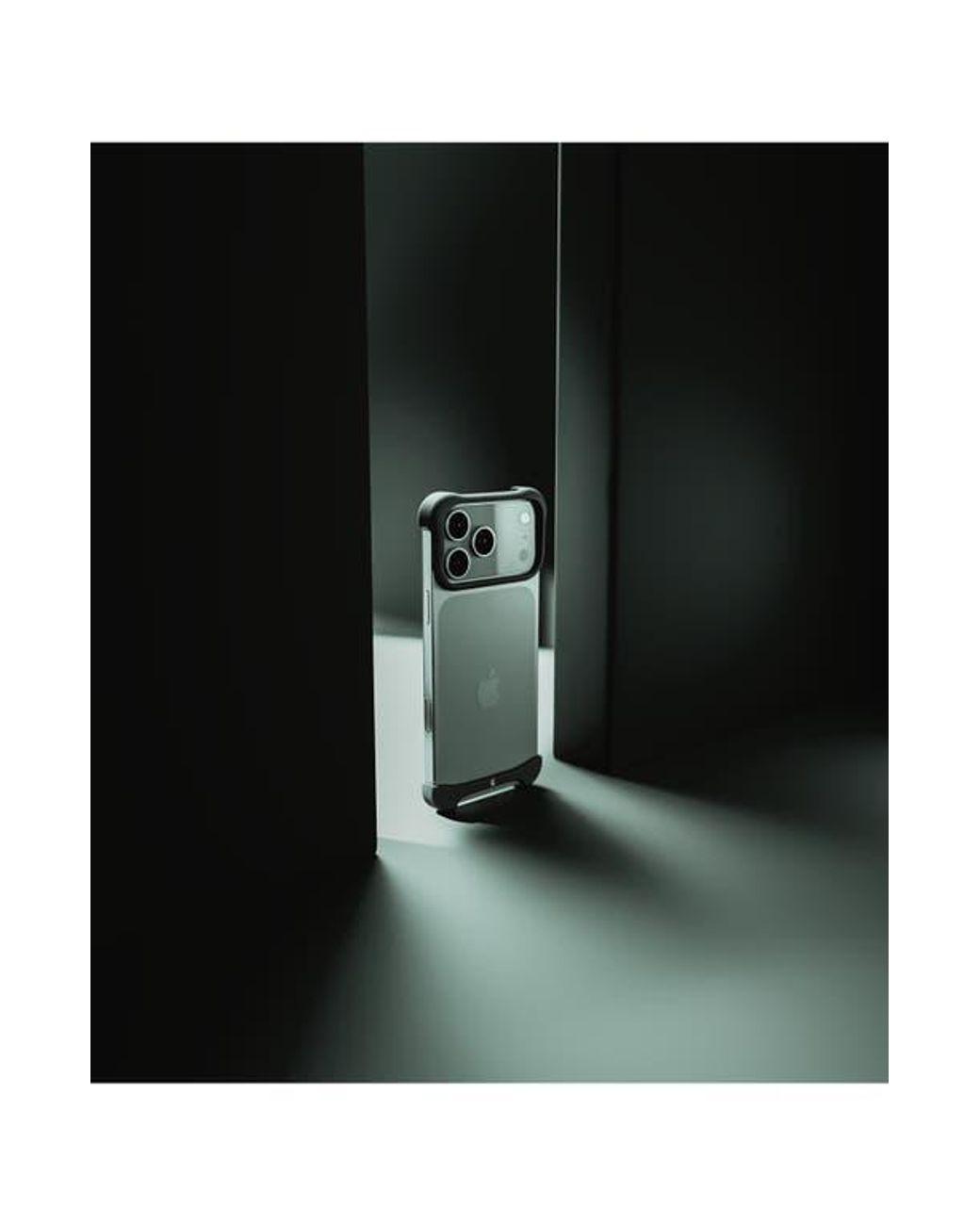 Arc Gray Pulse Iphone 17 Pro Max Case