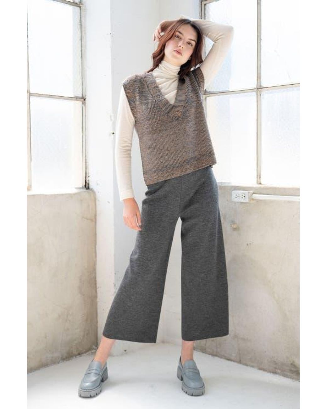 SSKEIN White T Neck Pullover