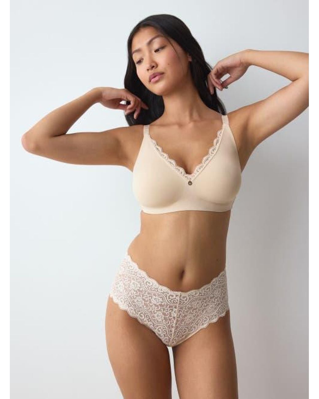 Triumph Brown Amourette Wireless Minimizer Bra