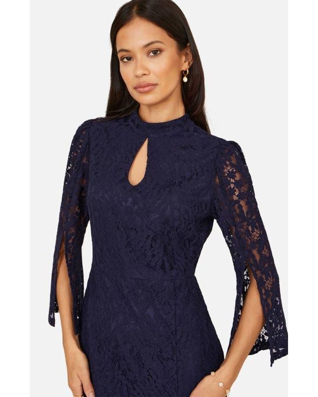 Yumi' Lace Fitted Midi Dress in Blue | Lyst