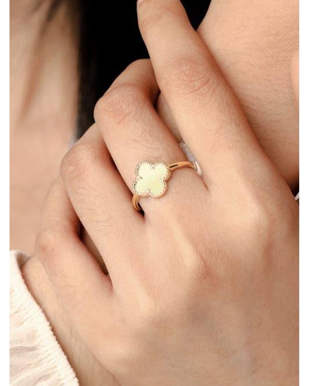 DEVATA Metallic Clover Ring