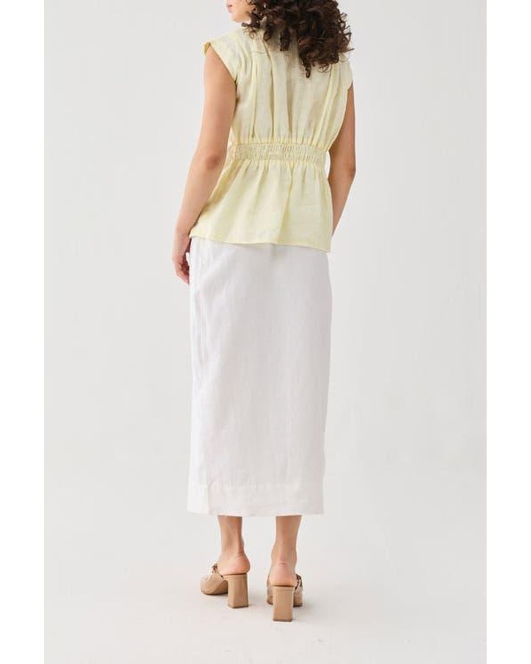 REISTOR White V-Neck Overlap Top