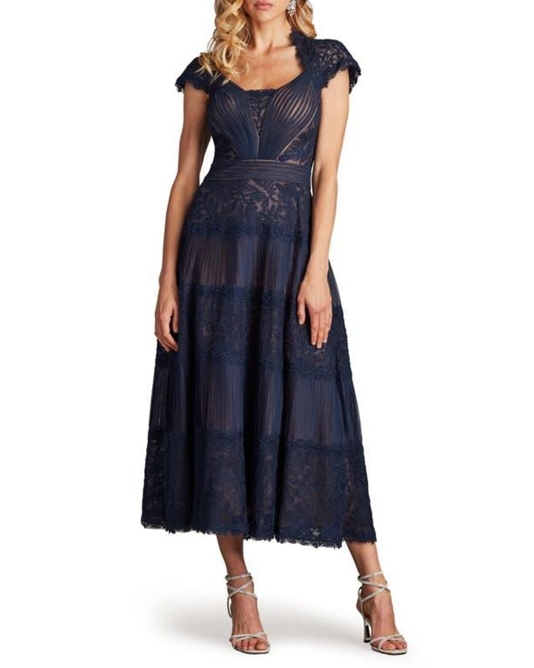 white christmas dresses Tadashi Shoji Women's Lou Embroidered Crepe Bell Sleeve Dress