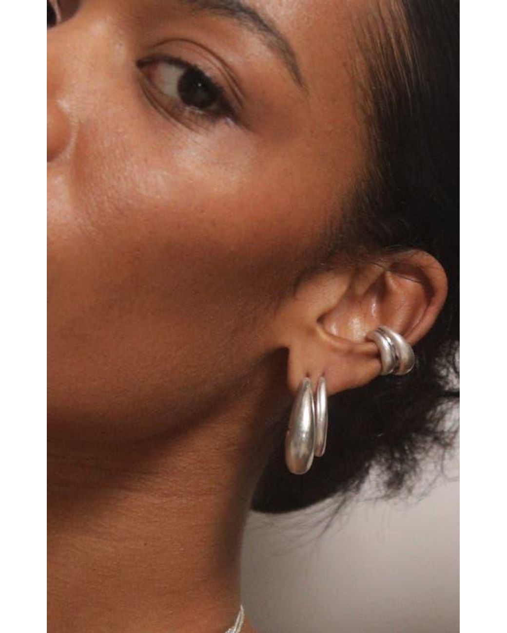 Yoj Metallic Eclipse Midi Hoops