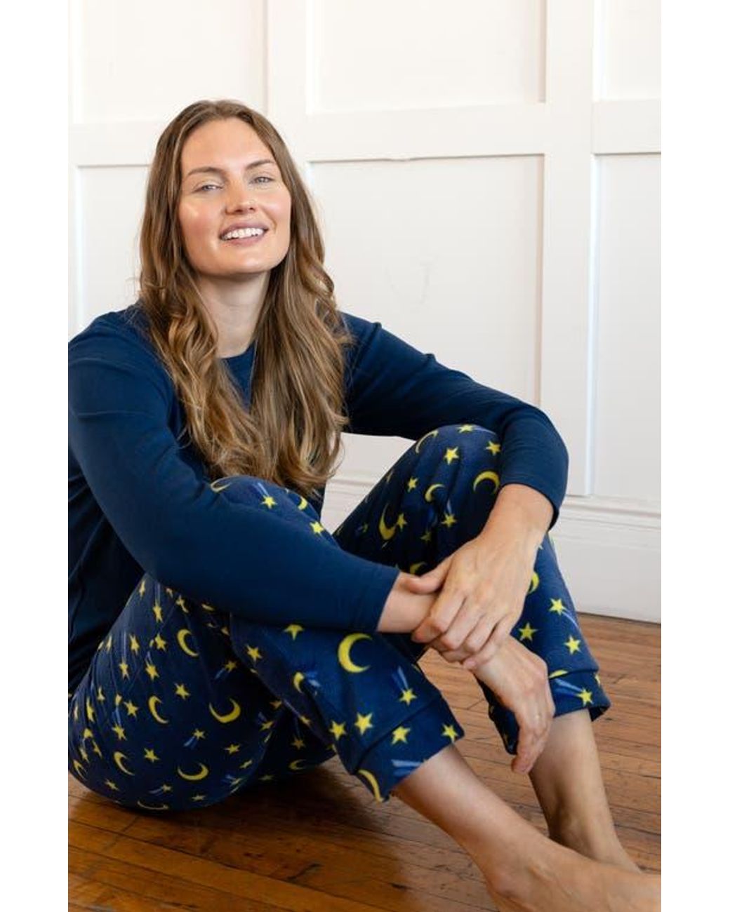 Leveret Blue Cotton Top & Fleece Pants Printed Matching Family Holiday Pajama Set