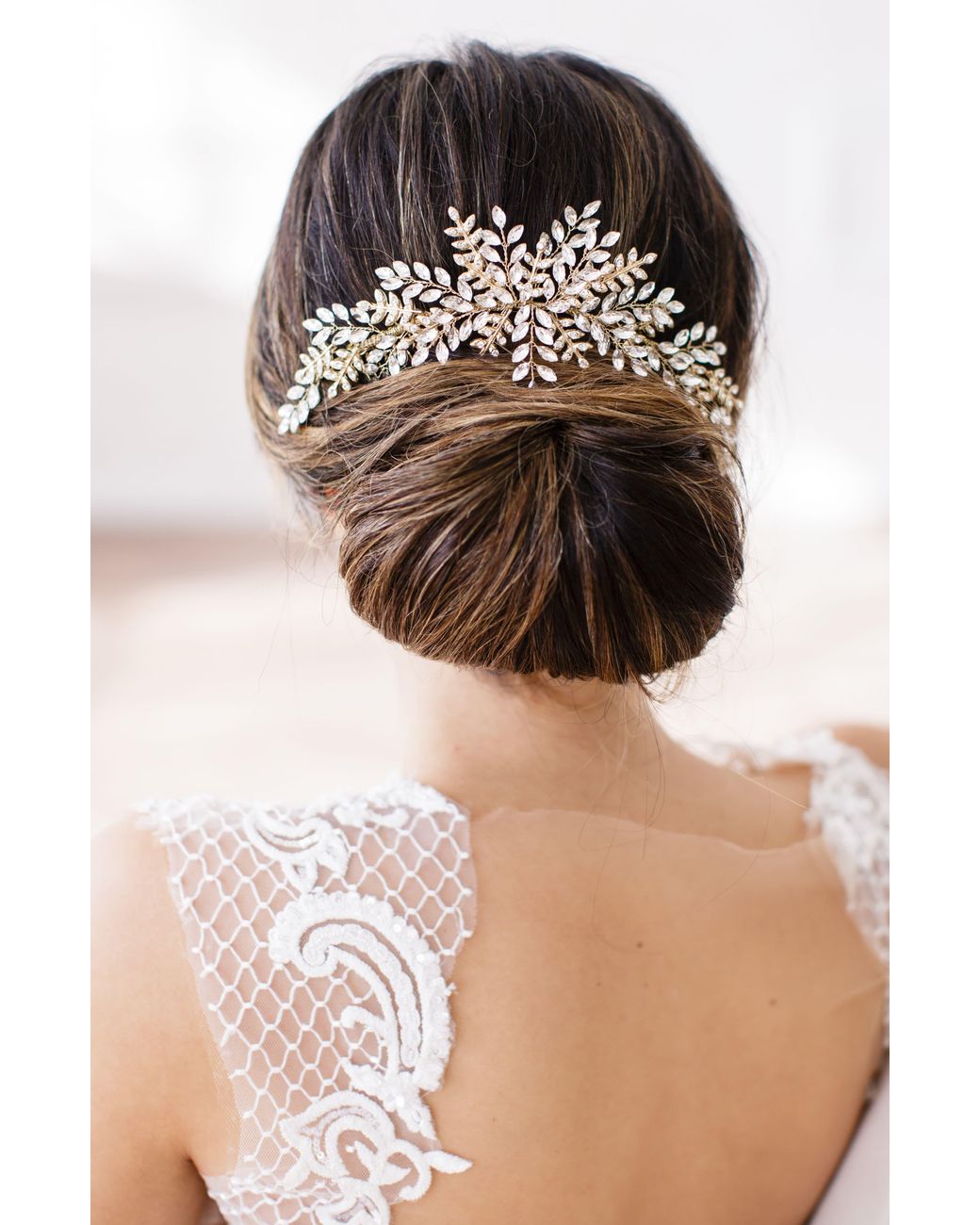 Brides Hairpins Serena Crystal Hair Comb In Gold Metallic Lyst