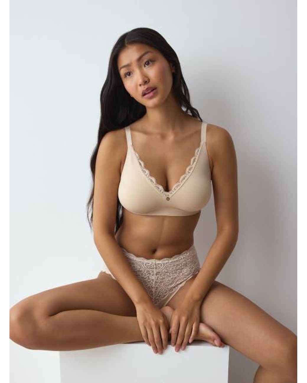 Triumph Brown Amourette Wireless Minimizer Bra