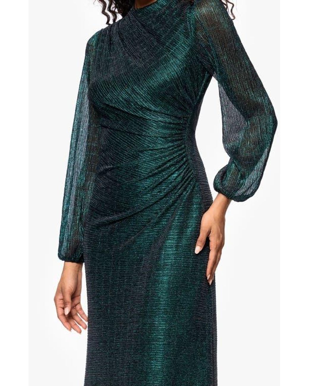 Betsy & Adam Metallic Crinkle Ruched Long Sleeve Trumpet Gown in Green |  Lyst