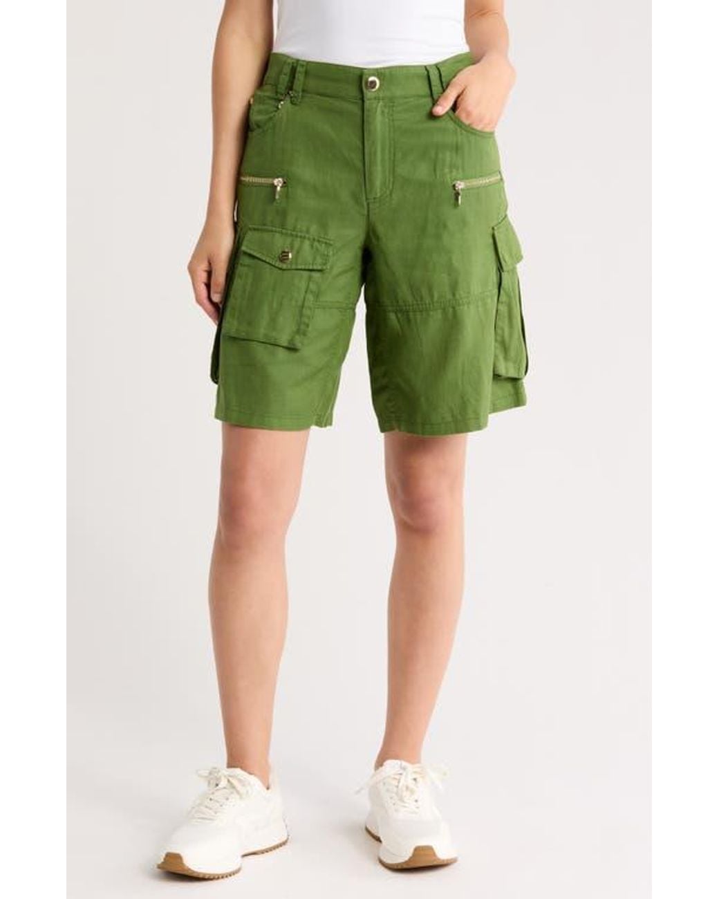 Alice + Olivia Jaxon Super Slouchy Cargo Shorts in Green | Lyst