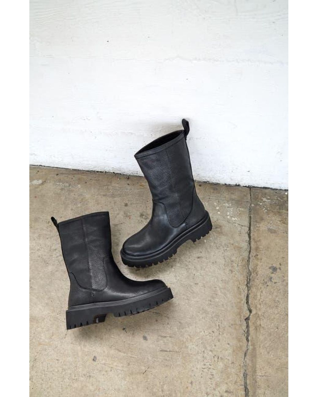 Linea Paolo Black Thatcher Bootie