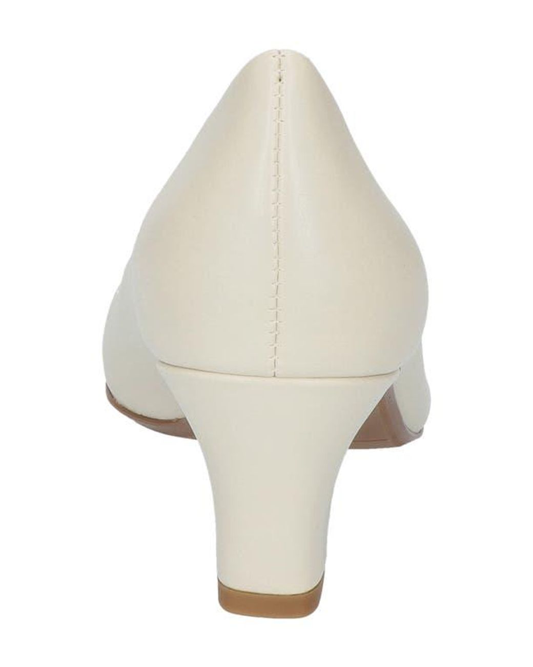 Easy Street White Ballari Round Toe Pump